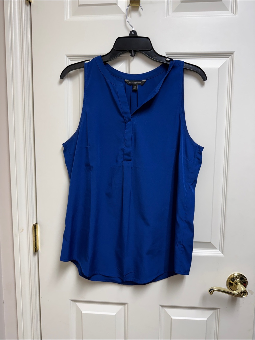 Banana Republic Sleeveless V-Neck Shell Top in Royal Blue